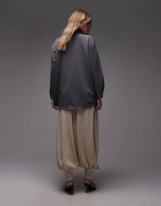 ASOS DESIGN – Piaskowe spodnie z balonowymi nogawkami i ozdobnymi mankietami, 4 z 5