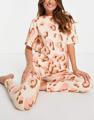 ASOS DESIGN - Pigiama con T-shirt oversize e leggings con stampa animalier astratta color ruggine e rosa