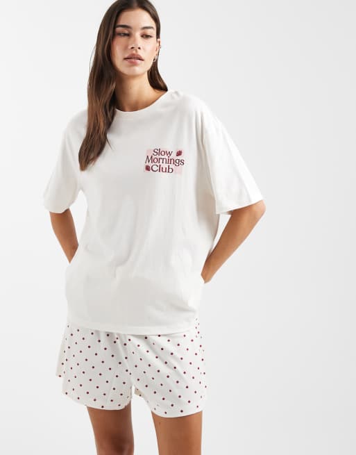 ASOS DESIGN - Pigiama con T-shirt oversize e pantaloncini rosso con grafica Slow Mornings, 4 di 4