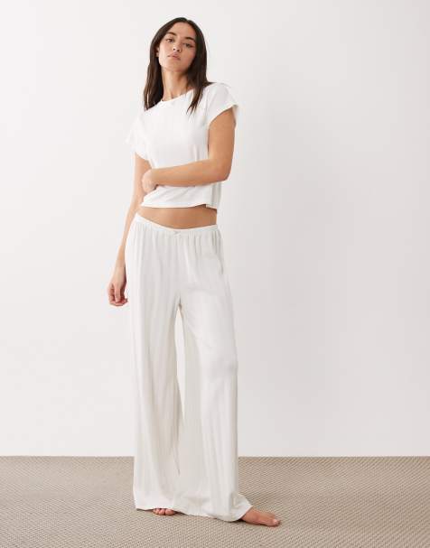 ASOS DESIGN - Pijama blanco con detalle de rosa de pointelle - view 1