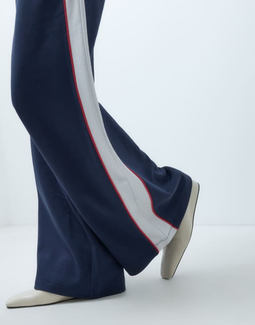 ASOS DESIGN pikémönstrade sportiga joggers med paneler i blått och kräm, 5 av 5