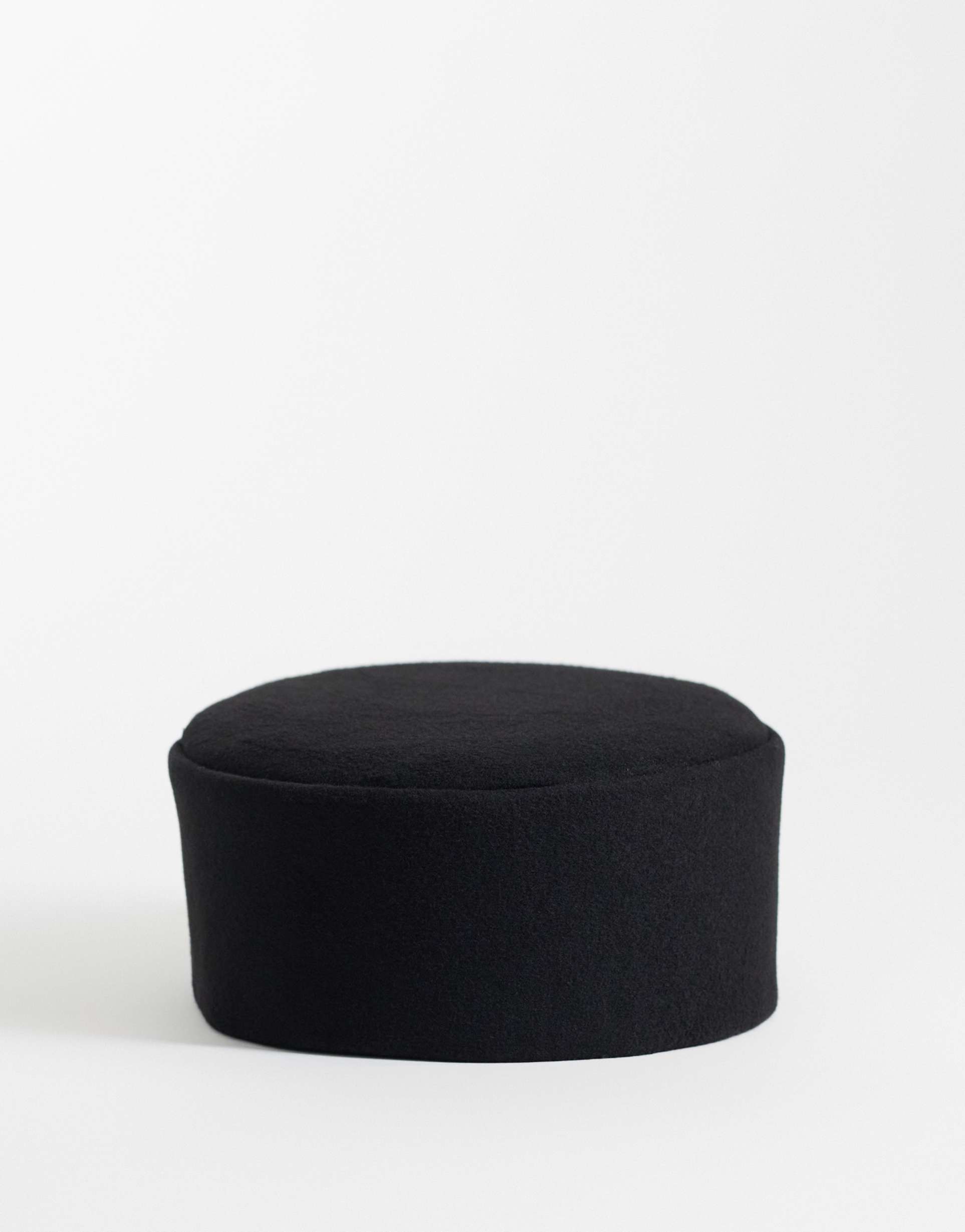 asos design pillbox hat in black