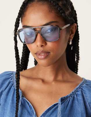 ASOS DESIGN - Pilotensonnenbrille in Schildpatt-Optik mit blauen Gläsern-Braun