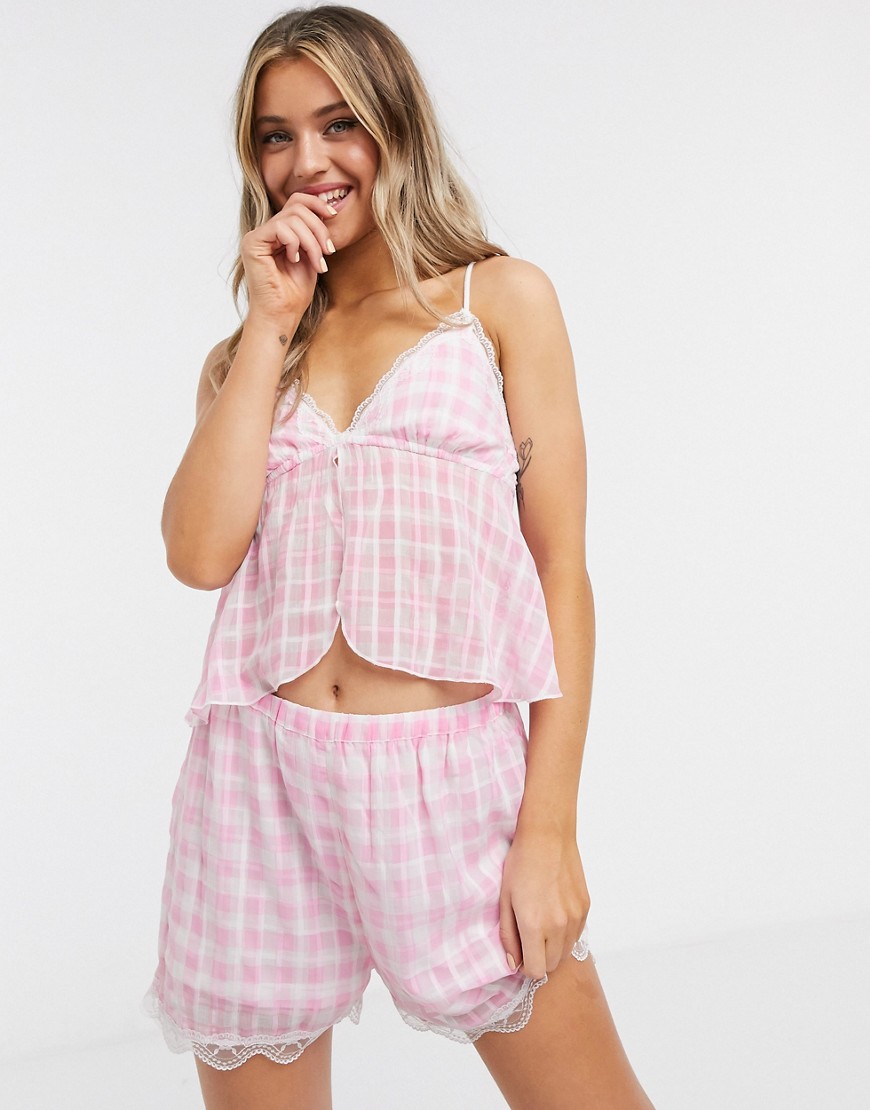 ASOS DESIGN - Pink gingham pyjamassæt i chiffon med camitop og shorts