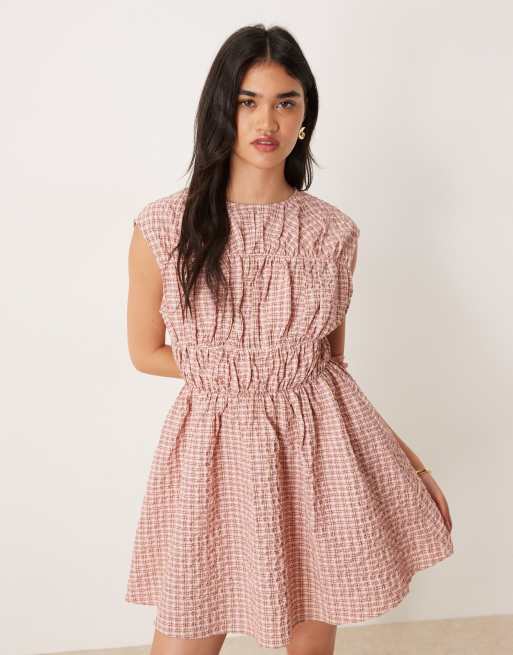 ASOS DESIGN - Pink minikjole med rynket livstykke og dobbelt skørt, 2 af 4