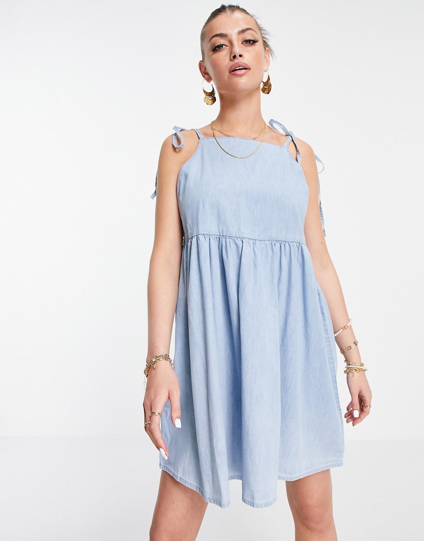 ASOS DESIGN - Pinny-kjole med smock-snit i blød, mellemvasket denim-Sort