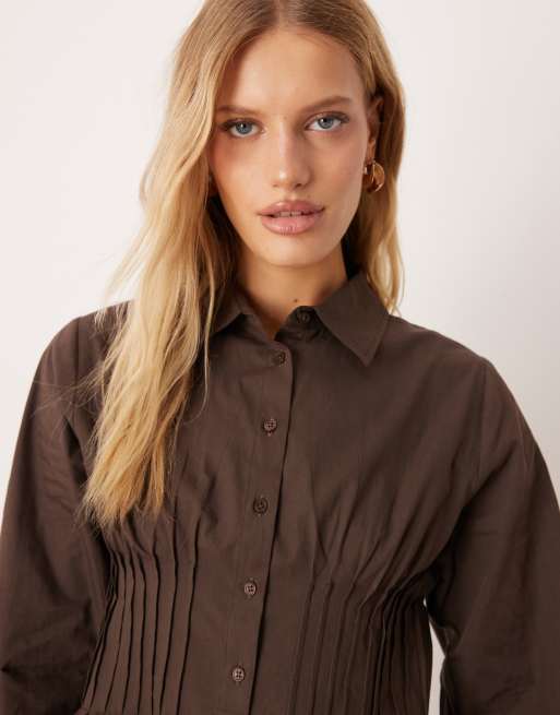 ASOS DESIGN pintuck cinch waist shirt in chocolate, 3 of 4