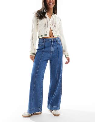 ASOS DESIGN pintuck wide leg jeans in mid blue φωτογραφία