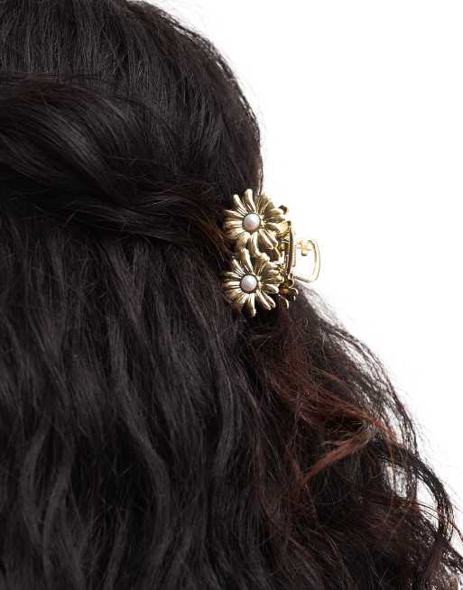 ASOS DESIGN - Pinza per capelli color oro con margherite e perle sintetiche