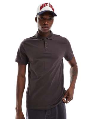 pique polo in brown