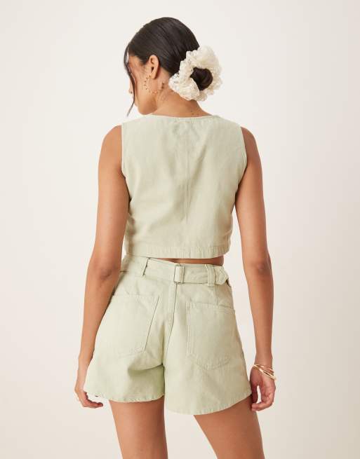 ASOS DESIGN – Pistagegröna jeansshorts med indragning baktill, del av set