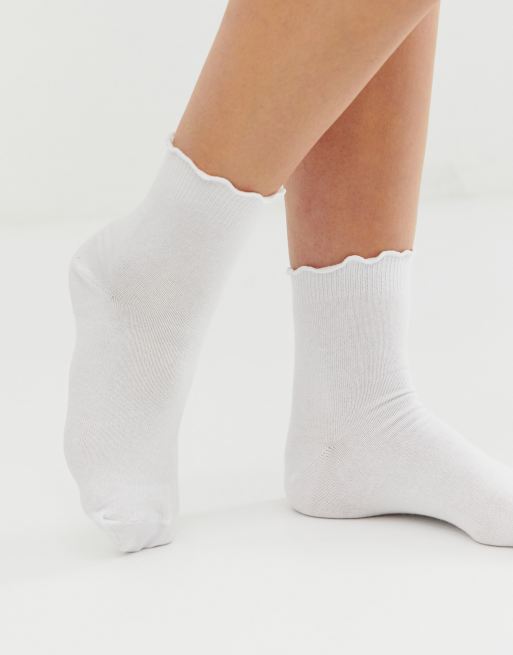 ASOS DESIGN plain white ankle socks with frill