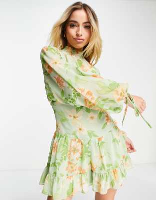 ASOS DESIGN - Playsuit aus Chiffon mit Blumenmuster und Korsettdetail-Bunt