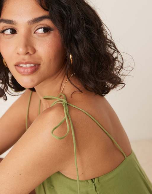 ASOS DESIGN – Playsuit in Khaki mit schmalen Trägern, weitem Rock und tiefer Taille, 2 von 4