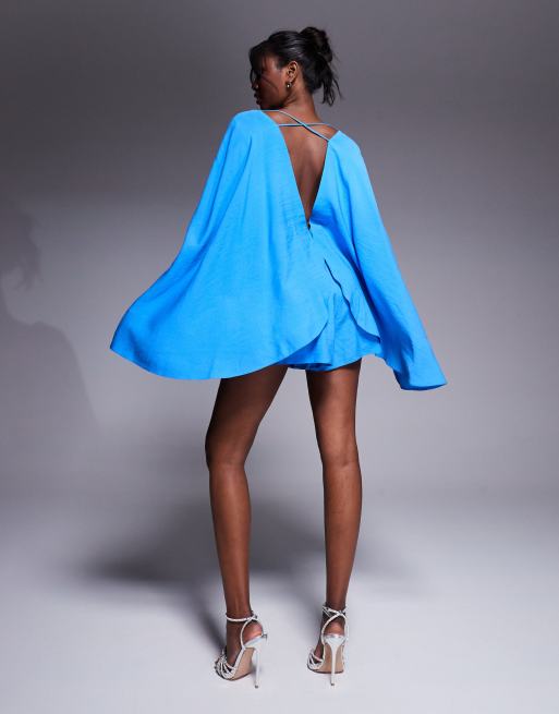 ASOS DESIGN – Playsuit in Kobaltblau mit extrem akzentuierten Ärmeln, 2 von 4