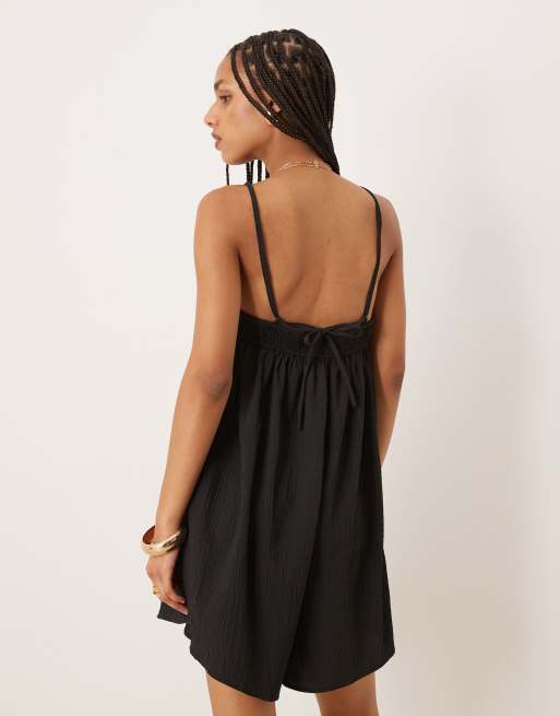 ASOS DESIGN – Playsuit in Schwarz mit schmalen Trägern und Brustpartie mit Mikrostruktur, 3 von 4