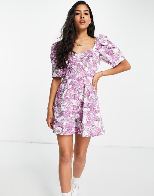 ASOS DESIGN - Playsuit met hartvormige halslijn en ananasprint in lila 