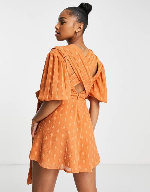 ASOS DESIGN - Playsuit met overslag in roestbruin , 2 van 4