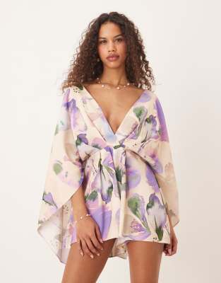 ASOS DESIGN - Playsuit mit abstraktem Blumenmuster und extrem akzentuierten Ärmeln-Bunt