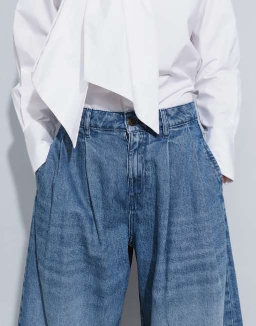 ASOS DESIGN pleat detail balloon jean in lightwash, 3 of 5