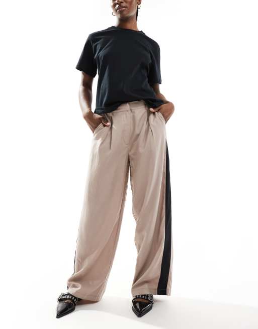 ASOS DESIGN pleat detail contrast panel pants in mocha