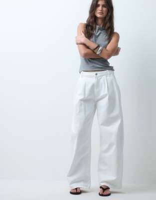 Asos Design Pleat Front Horseshoe Jean In White