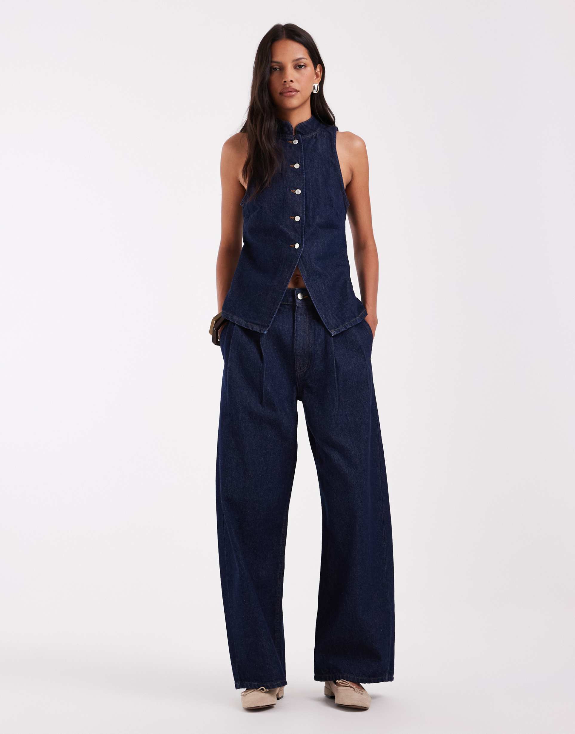 ASOS DESIGN pleat front horseshoe jeans in rinse