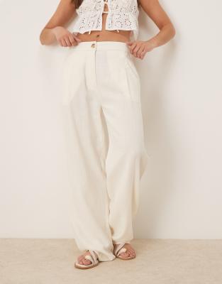 [ASOS DESIGN] ASOS DESIGN pleat front tapered pants with linen in cream-White 18 Cream