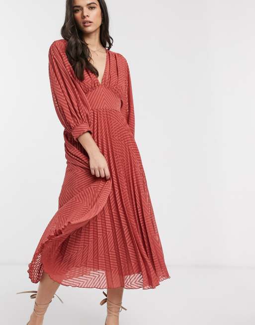 ASOS DESIGN pleated batwing midi dress in chevron dobby in rust | ASOS