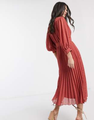 chevron pleated midi dress