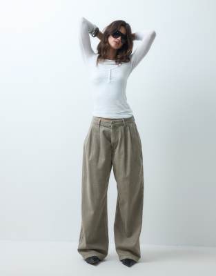 Asos Design Pleated Front Horseshoe Jeans In Brown