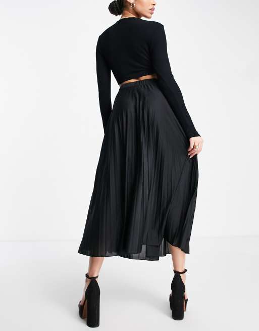 Black pleated 2024 midi skirt xs