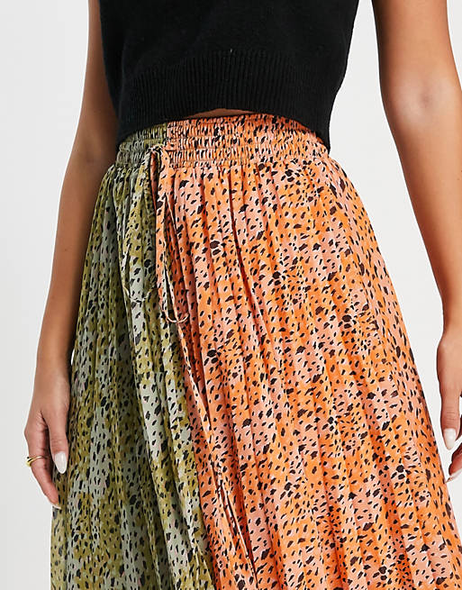  pleated midi skirt with shirred waistband in spliced print 