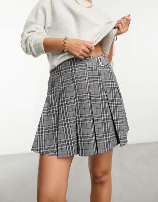 pleated mini kilt skirt with buckle in gray plaid