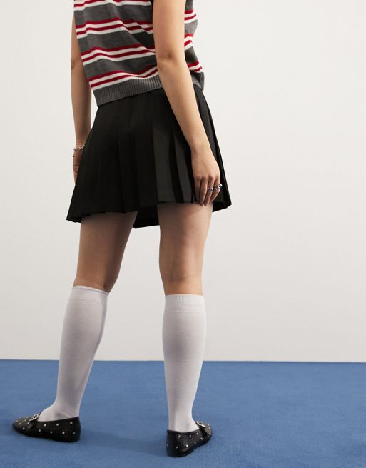 Check styling ideas for「Pleated Mini Skirt、Seamless Half