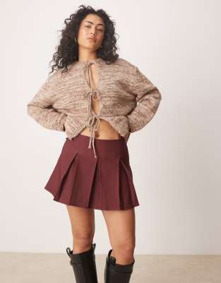 pleated mini skirt in burgundy-Red