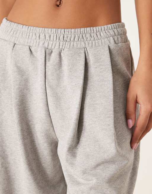 ASOS DESIGN pleated straight leg sweatpants in gray heather, 3 of 5
