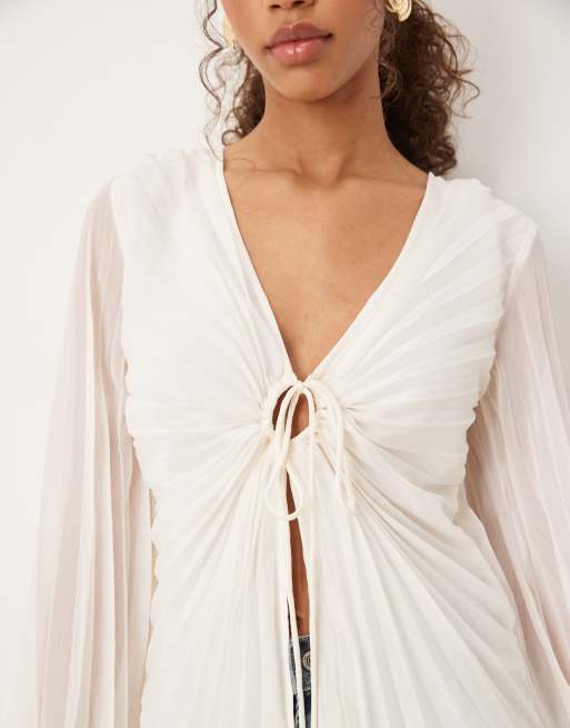 ASOS DESIGN pleated tie front blouse in cream, 3 of 4