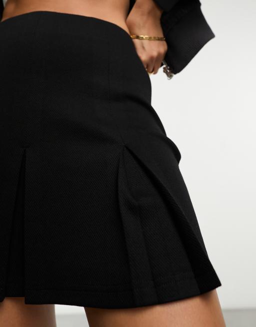 Black pleated twill outlet skirt