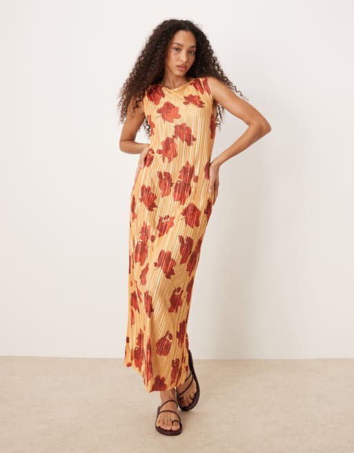 ASOS DESIGN – Plisowana pomarańczowa sukienka maxi bez rękawów z prostym dekoltem w czerwony kwiatowy wzór