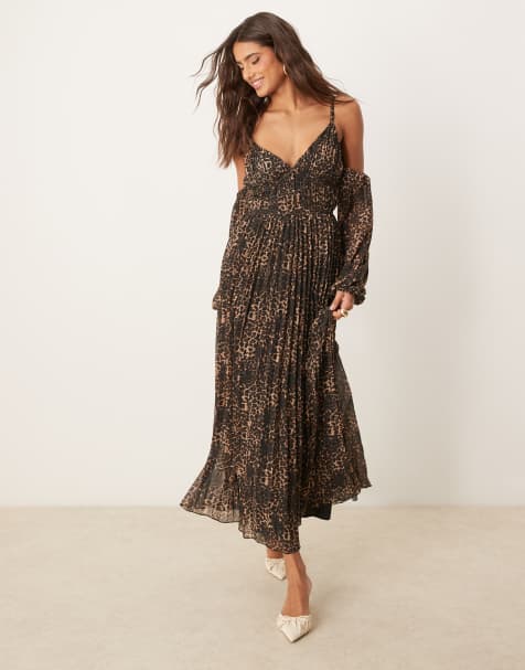 ASOS DESIGN – Plisowana sukienka midaxi z głębokim dekoltem bardot i zwierzęcym wzorem - view 1