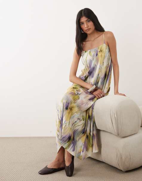 ASOS DESIGN – Plisowana sukienka midi bez rękawów z dekoltem karo i rozmytym kwiatowym wzorem - view 1