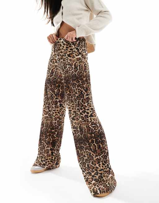 ASOS DESIGN – Plisowane spodnie z szerokimi nogawkami we wzór w cętki