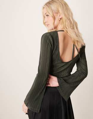 plisse angel sleeve slash neck top in olive-Green