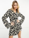 [ASOS DESIGN] ASOS DESIGN plisse collar playsuit in black daisy print-Multi 6 Daisy Print