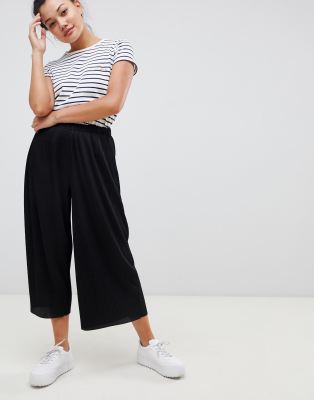 black culottes casual outfit