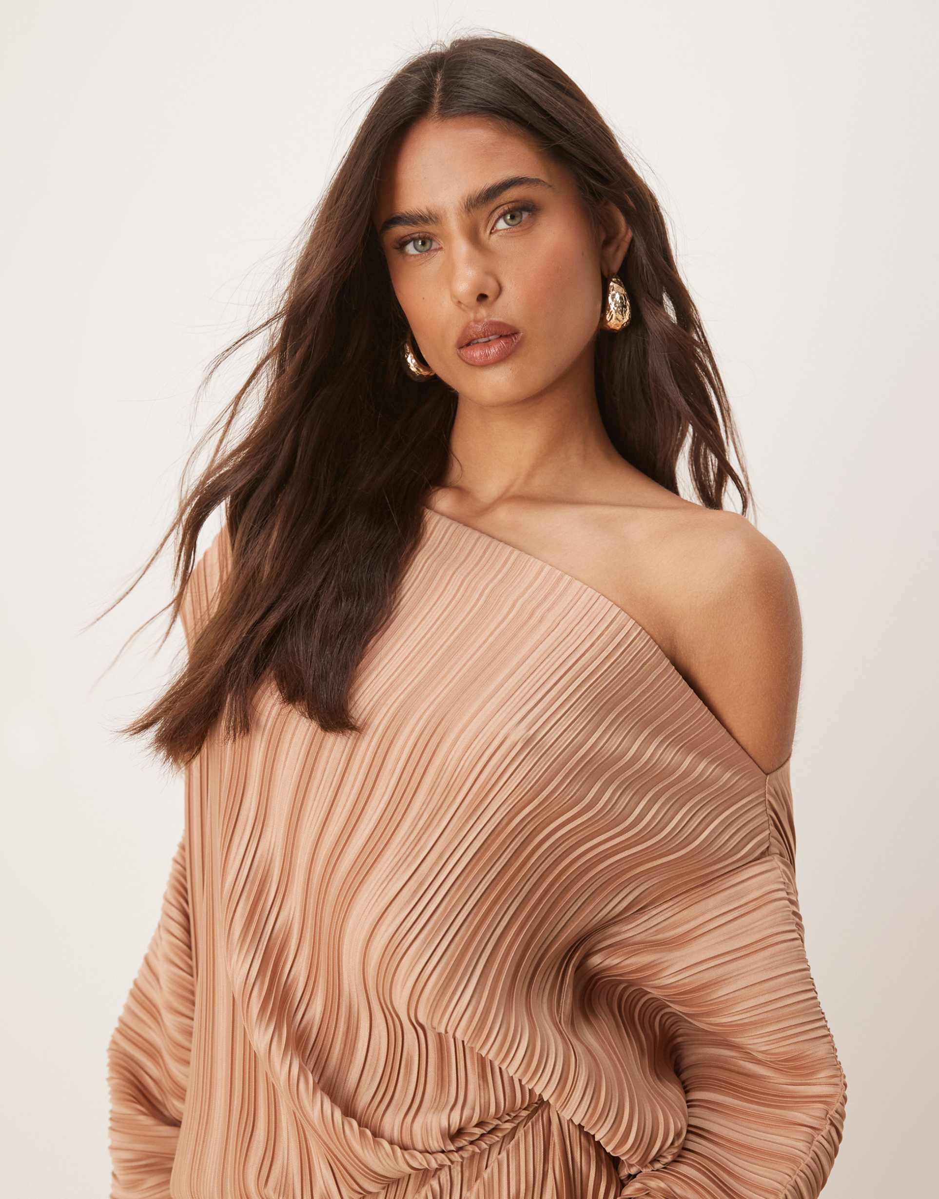 asos design plisse fallen shoulders long sleeve midi dress in caramel
