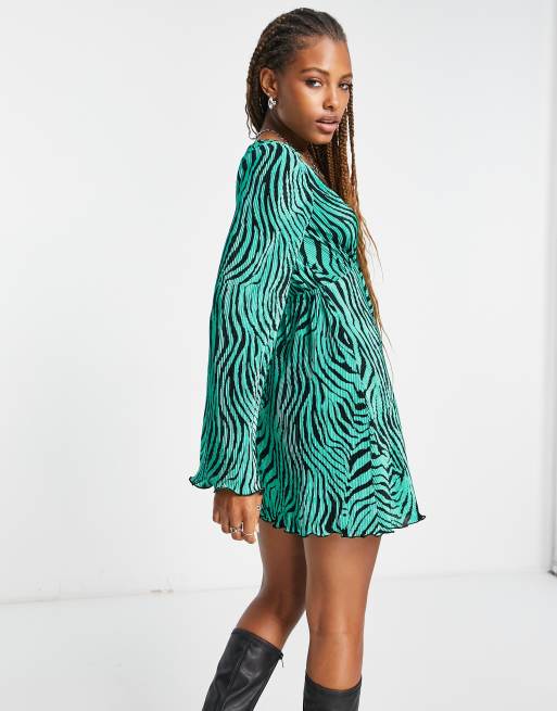 Zara green long outlet sleeve dress