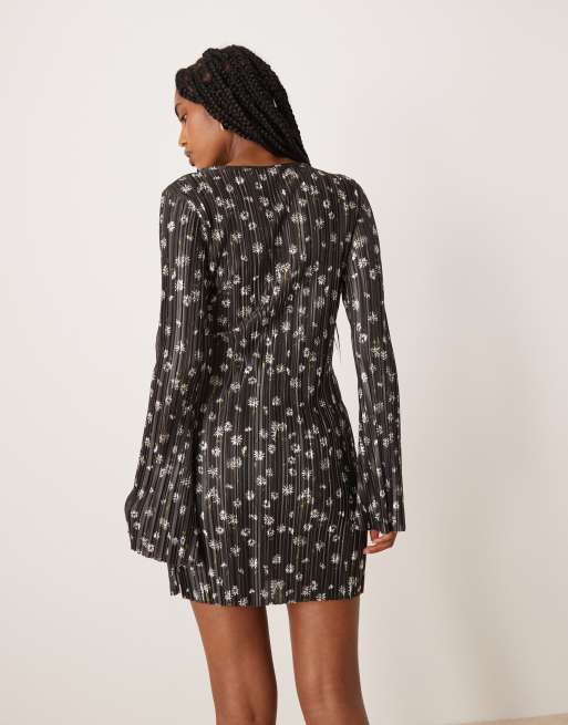 ASOS DESIGN plisse long angel sleeve wrap front mini dress in daisy print, 2 of 4