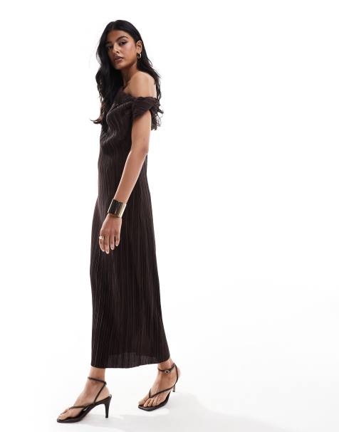 ASOS DESIGN - Plissé maxi-jurk met verlaagde schouder in bruin - view 1